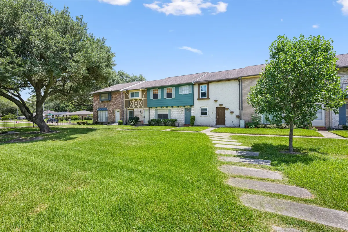 3808 Laura Leigh Drive, Friendswood, TX 77546 - #1