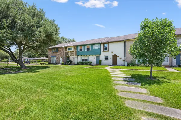 3808 Laura Leigh Drive, Friendswood, TX 77546