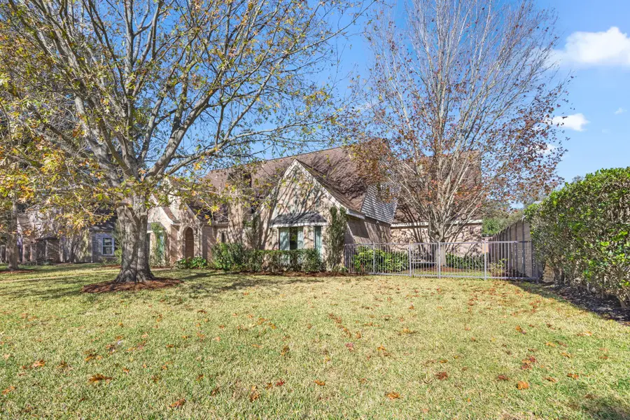15742 Walkwood Drive, Houston, TX 77079 - Image #3