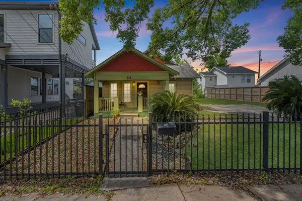 912 Robbie Street, Houston, TX 77009