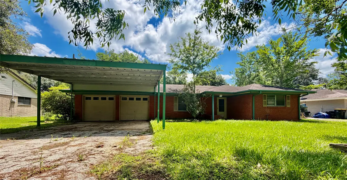 1205 Kansas Avenue S, Anahuac, TX 77514 - #1