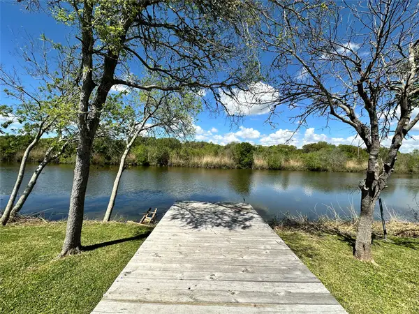 1910 Duncan Drive, Oyster Creek, TX 77541