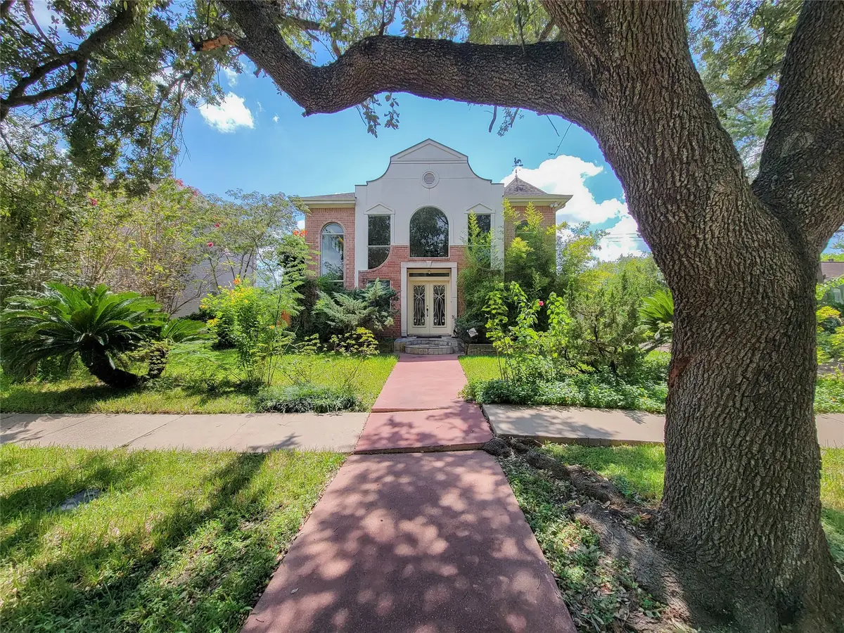 5437 Loch Lomond Drive, Houston, TX 77096 - Image #1