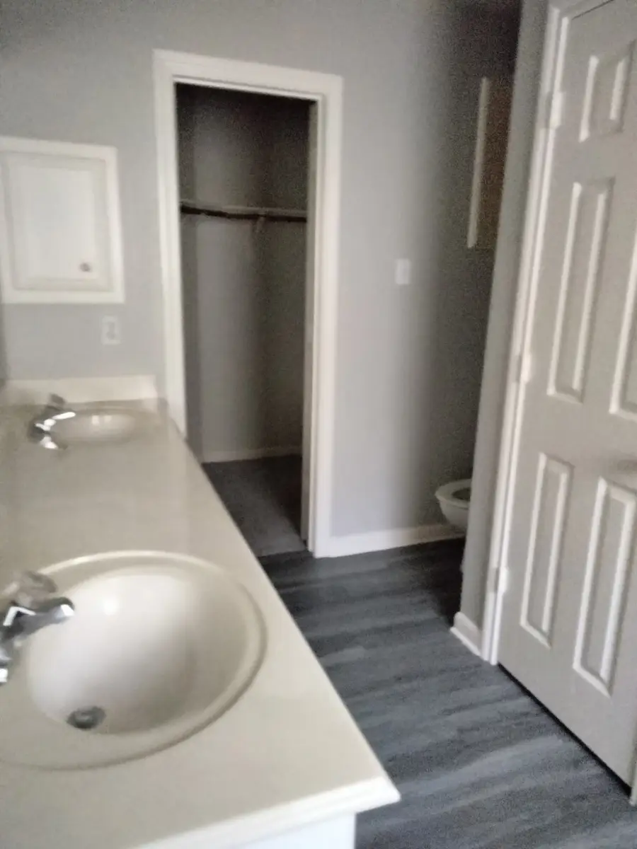 208 Canterbury Drive, Conroe, TX 77303 - Image #3