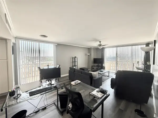 2016 Main Street #902, Houston, TX 77002