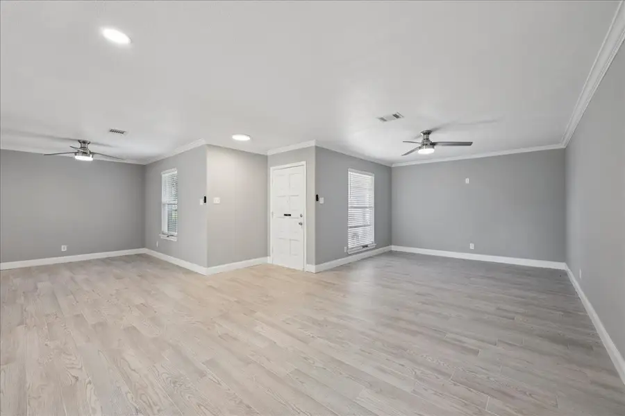 4601 Graves Avenue, Groves, TX 77619 - Image #2