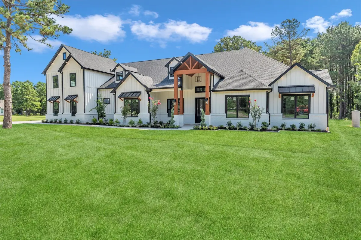 10075 Leonidas Horton Road, Conroe, TX 77304 - Image #1