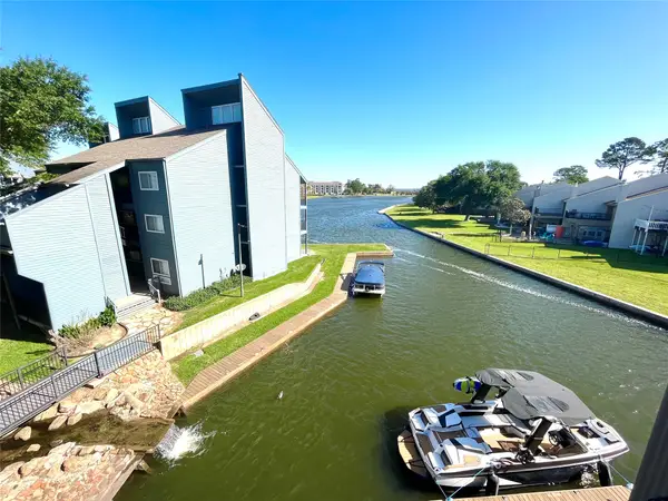 12500 Melville Drive Drive #B313, Montgomery, TX 77356