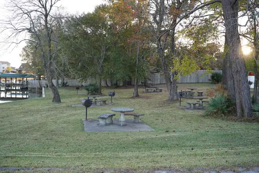 26 Hillsborough Drive, Huntsville, TX 77340 - Image #3