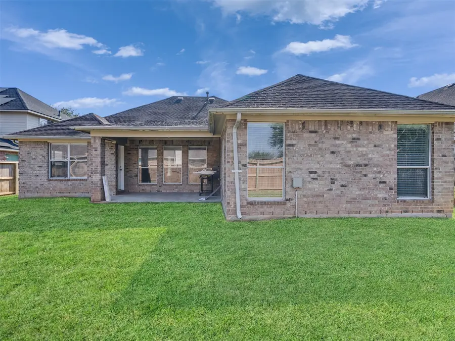 2306 Diamond Springs Drive, Pearland, TX 77584 - #2