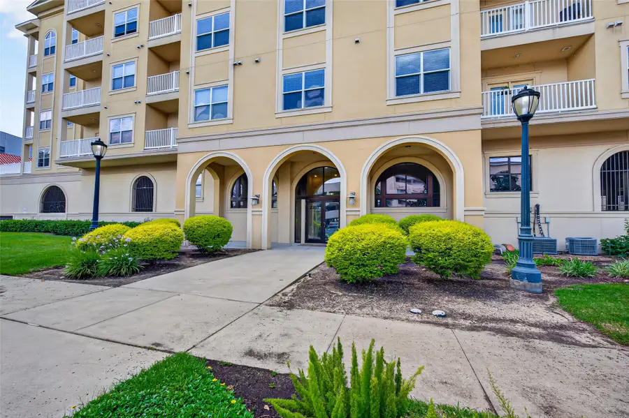 2203 Dorrington Street #207, Houston, TX 77030 - #3