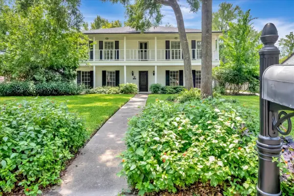 4026 Laurel Grove Drive, Taylor Lake Village, TX 77586