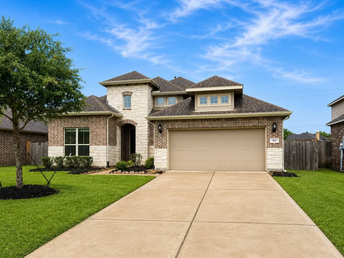 320 Woodway Drive, League City, TX 77573 - #1