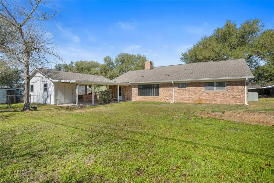 721 Concordia B Drive, Bellville, TX 77418 - #2