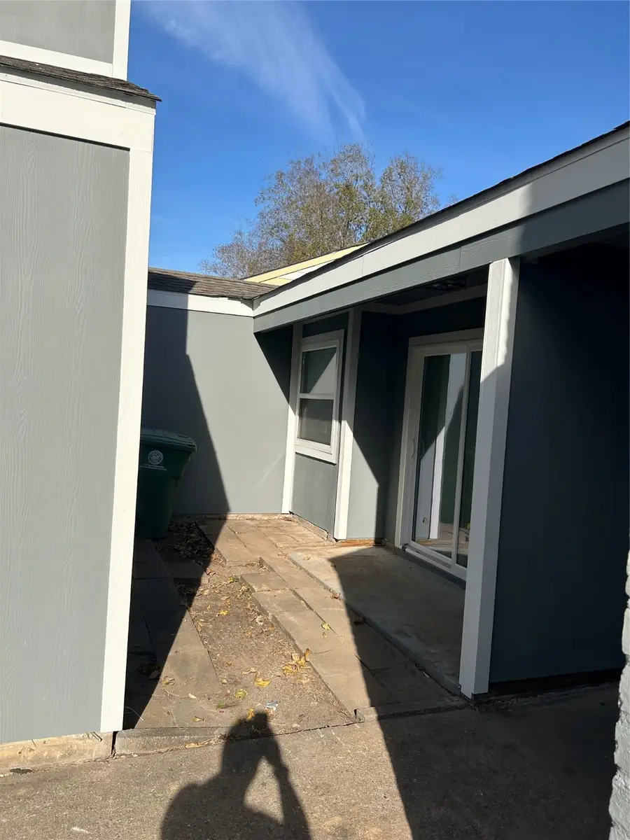 11719 Pender Lane, Houston, TX 77477 - Image #3