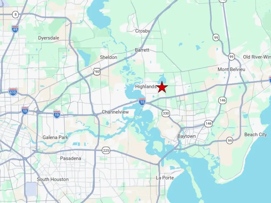 2404 E Wallisville Road, Highlands, TX 77562 - #2