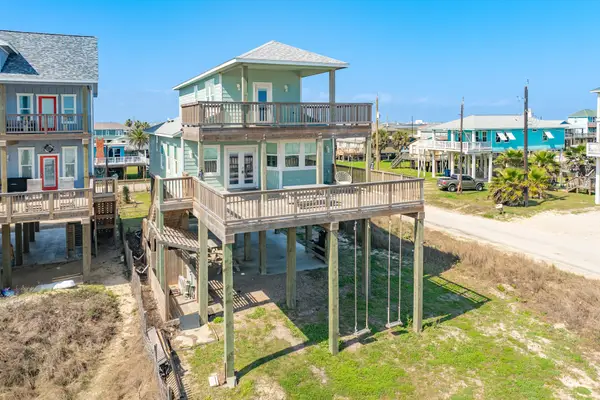 103 Coral Court, Surfside Beach, TX 77541