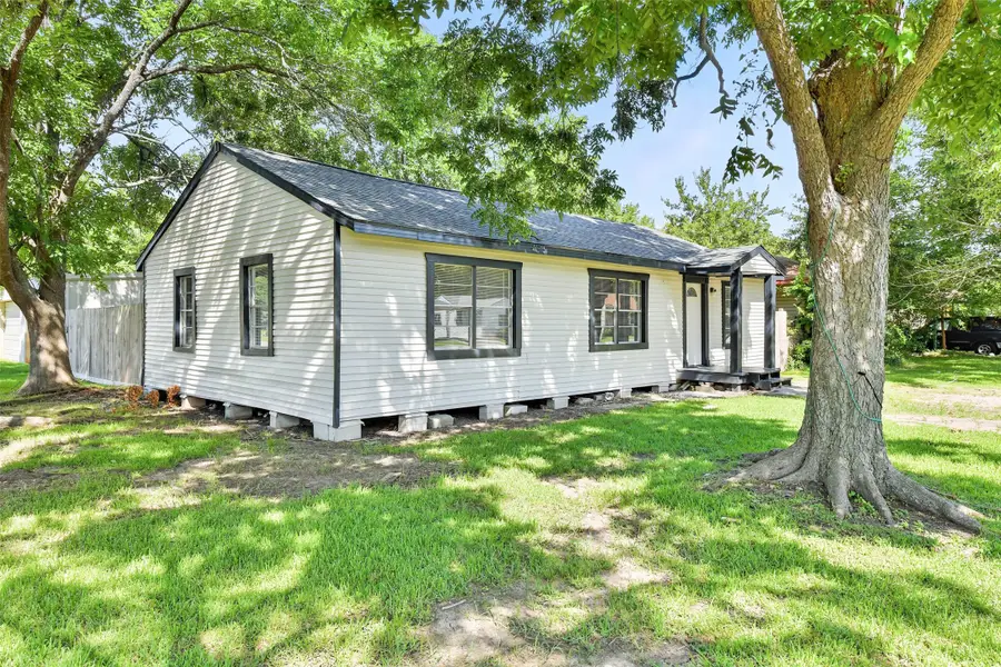 622 S Idaho Street, La Porte, TX 77571 - Image #2