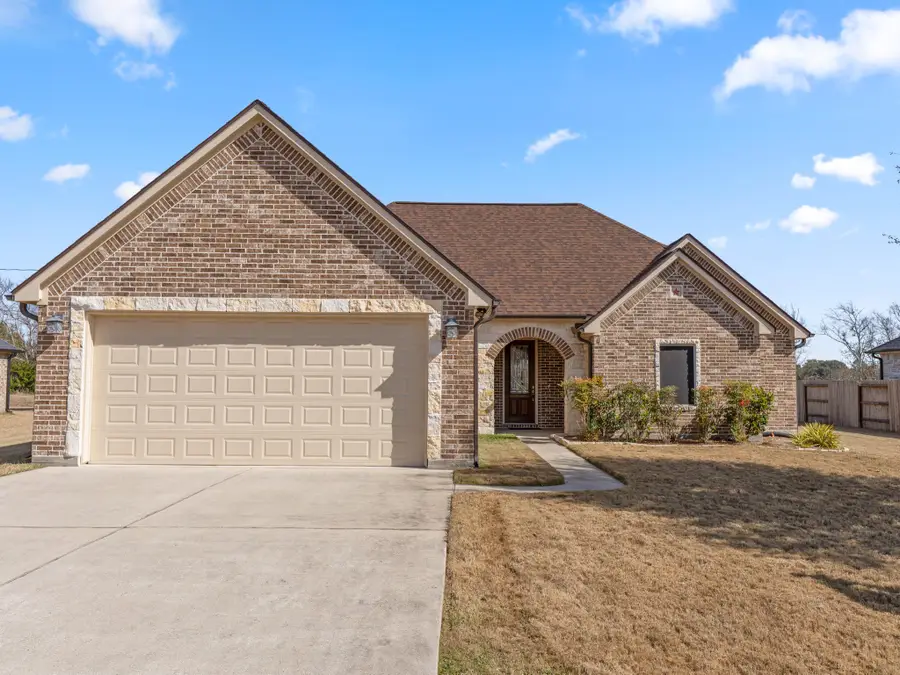 9723 Highland Pointe Drive, Needville, TX 77461 - Image #2