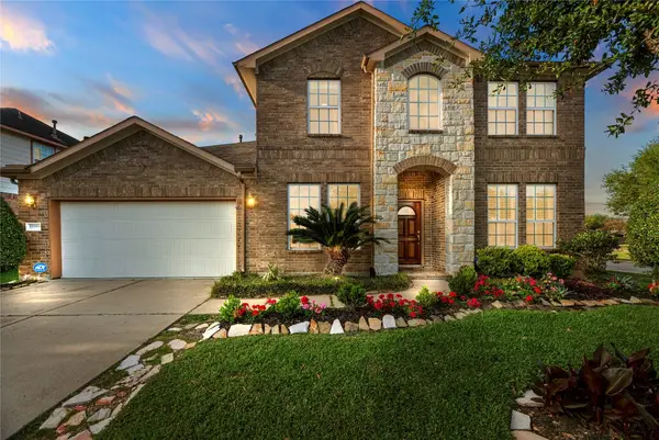 13301 Misting Falls Lane, Pearland, TX 77584
