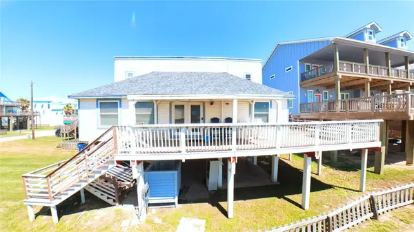 114 Sand Dune Court, Surfside Beach, TX 77541