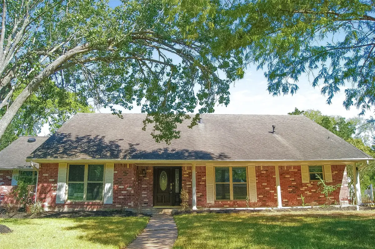 612 Falling Leaf Drive, Friendswood, TX 77546 - #1