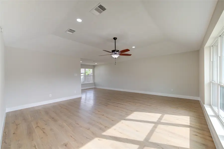 328 Meadow Wood Court, League City, TX 77573 - Image #2