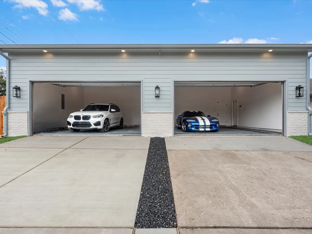 5042 Briarbend Drive, Houston, TX 77035 - Image #1