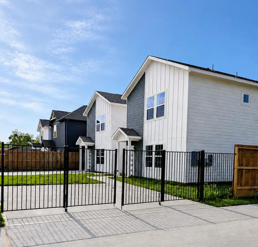 7502 Laura Koppe Road #A/B, Houston, TX 77028 - #2