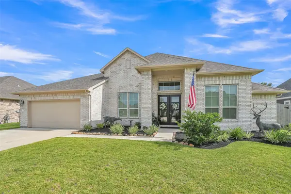 1541 N Blue Bonnet Lane, Angleton, TX 77515