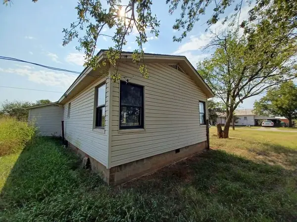 615 Williams Avenue, Archer City, TX 76351