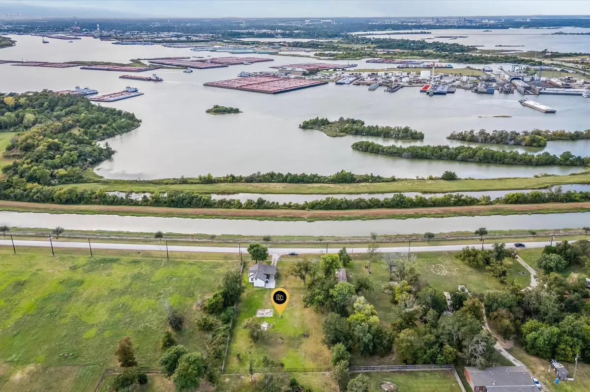 254 Independence Parkway N, Baytown, TX 77520 - Image #1