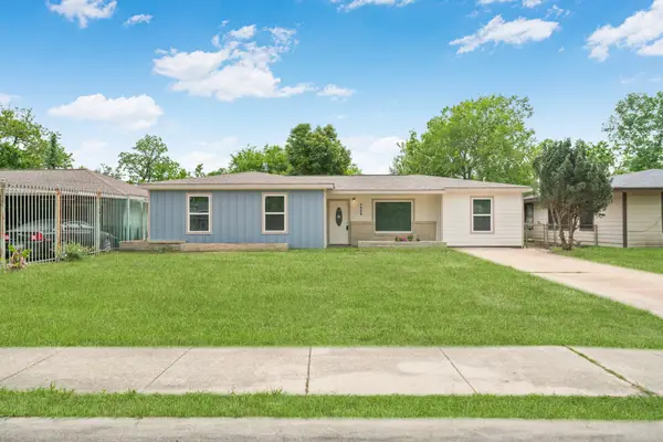 5646 Flamingo Drive, Houston, TX 77033