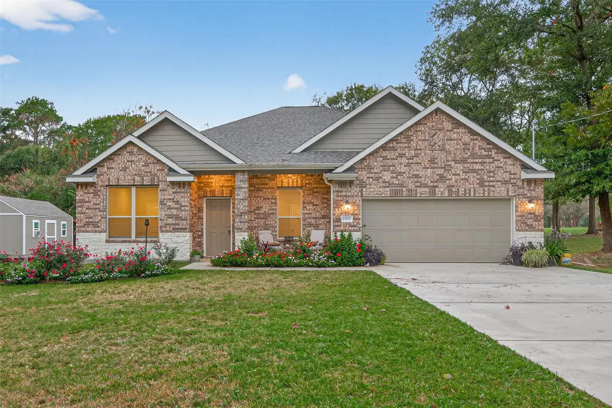 15195 Conroe Heights Lane, Willis, TX 77318 - Image #1