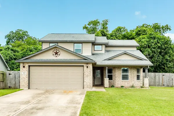 2426 Ridgewood Drive, West Columbia, TX 77486