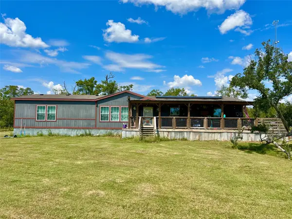 8352 County Road 860, Sweeny, TX 77480
