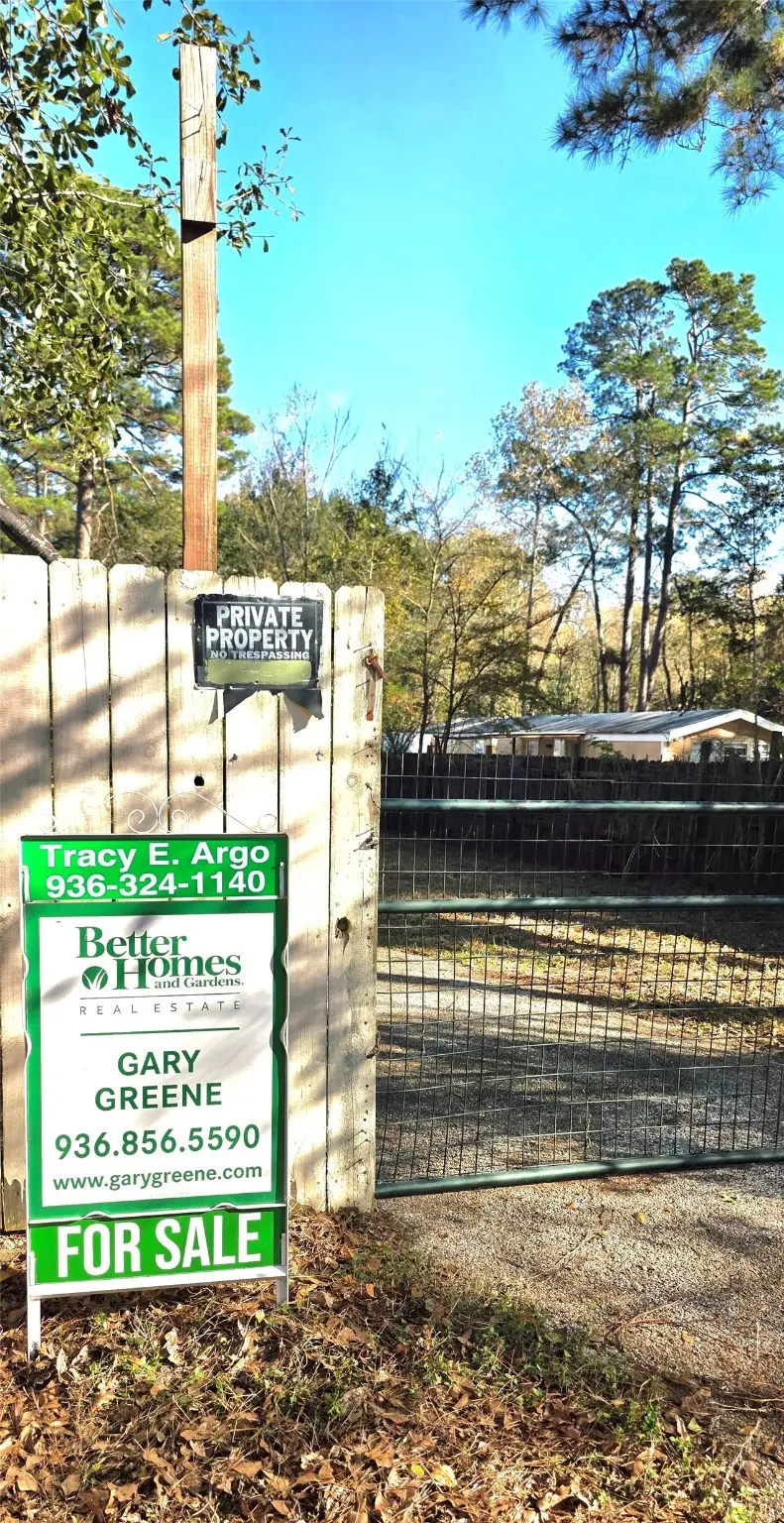 214 Wooded Oak Court, Willis, TX 77378 - Image #2