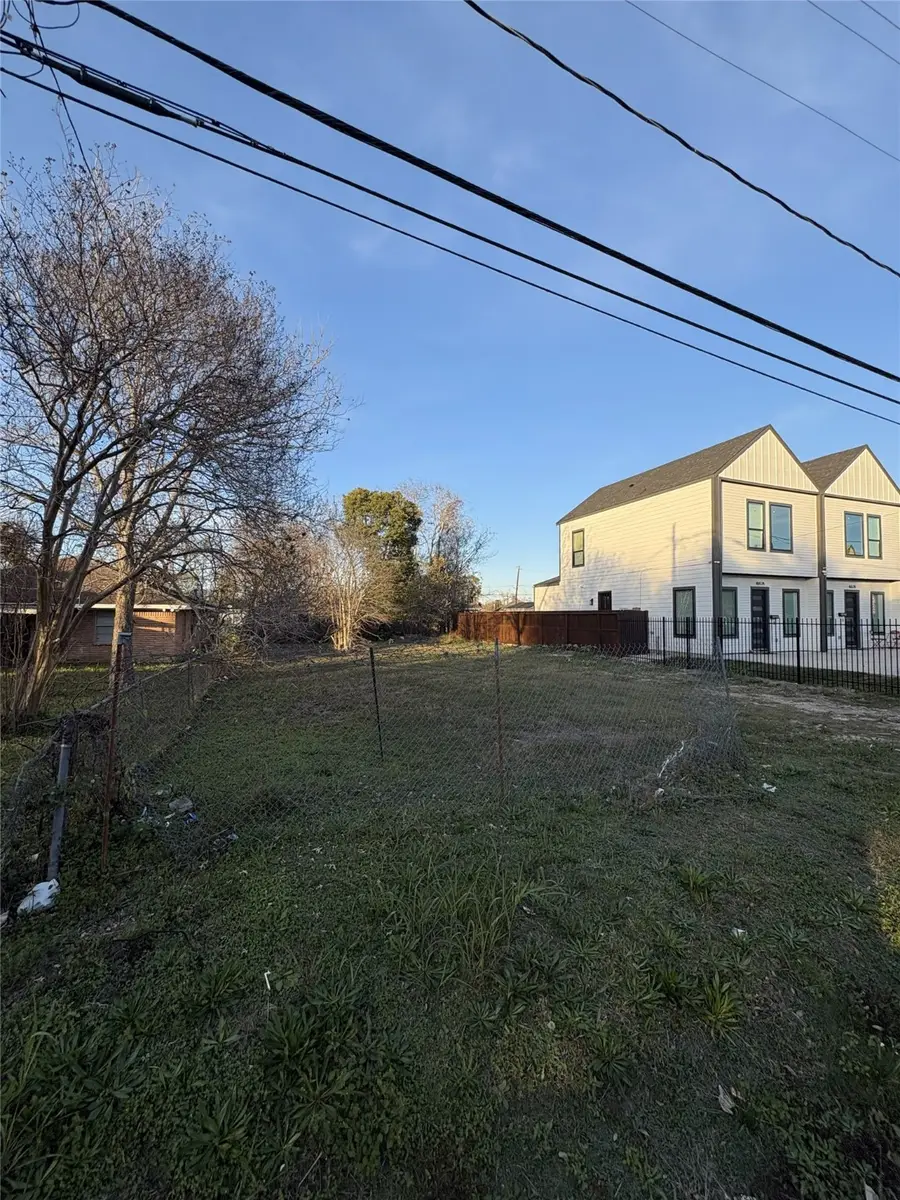 4653 Phlox Street, Houston, TX 77051 - Image #2