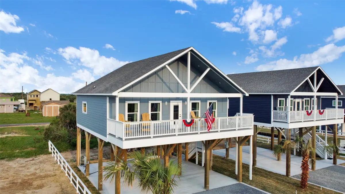 1028 Sunset Circle W, Crystal Beach, TX 77650 - #1