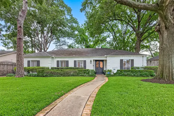 10026 Meadow Lake Lane, Houston, TX 77042