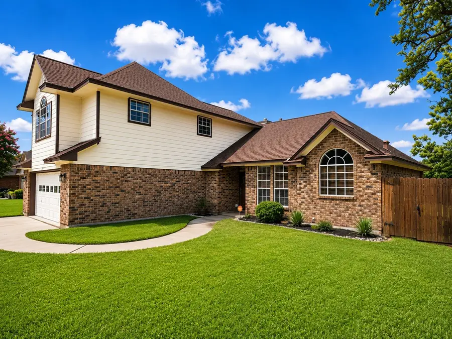 109 Concord Avenue, Clute, TX 77531 - #3