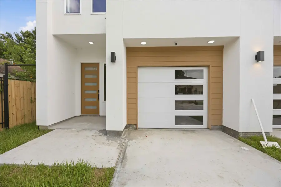 3704 Mount Pleasant Street #A/B, Houston, TX 77021 - #2