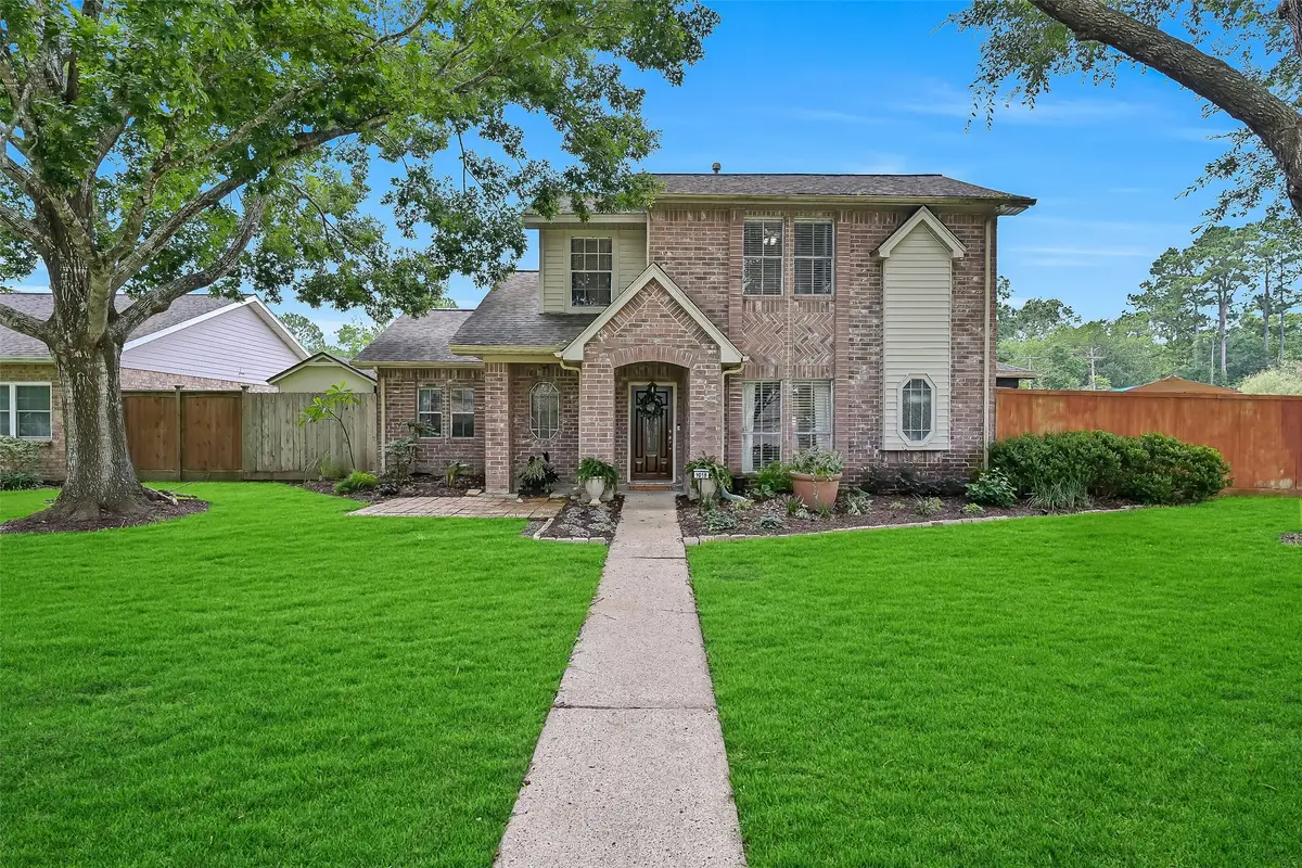 1018 Londonderry Avenue, Friendswood, TX 77546 - #1