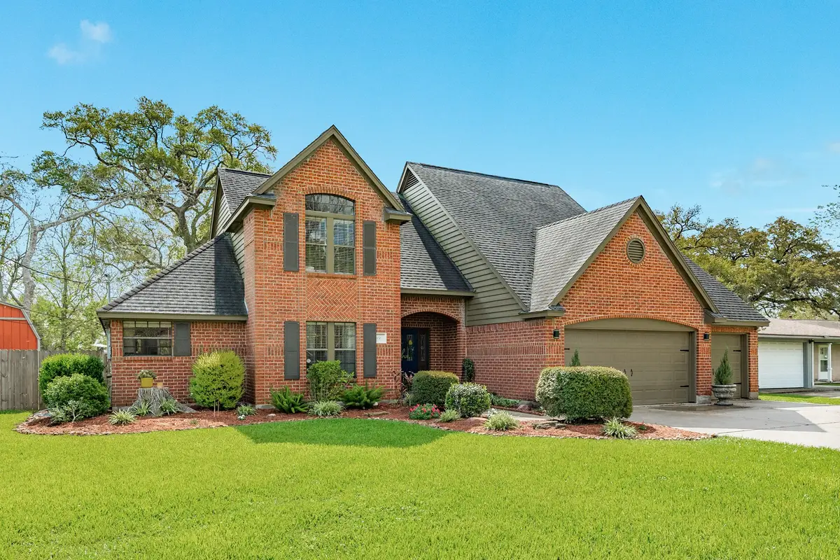 100 Van Winkle Street, Lake Jackson, TX 77566 - #1