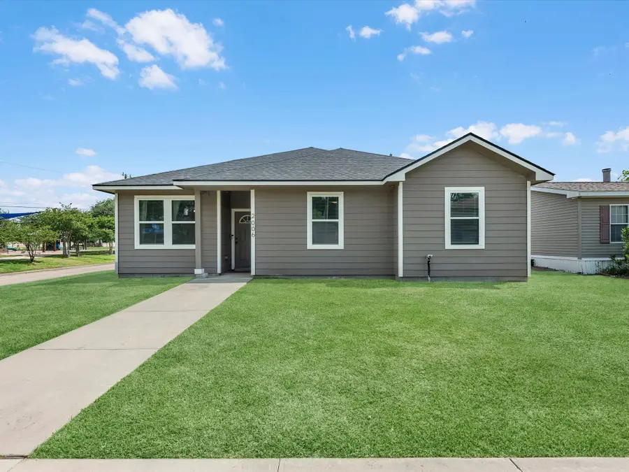 2006 Chesapeake Street, Baytown, TX 77520 - #2