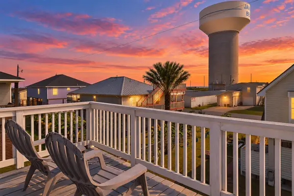 16515 John Davis Road, Jamaica Beach, TX 77554