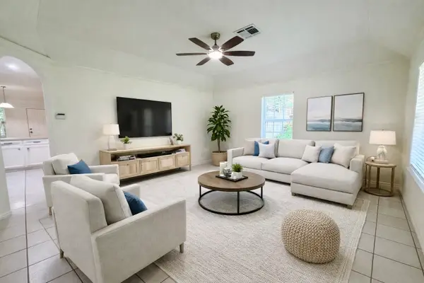 322 Green Leaf Street, Huntsville, TX 77340