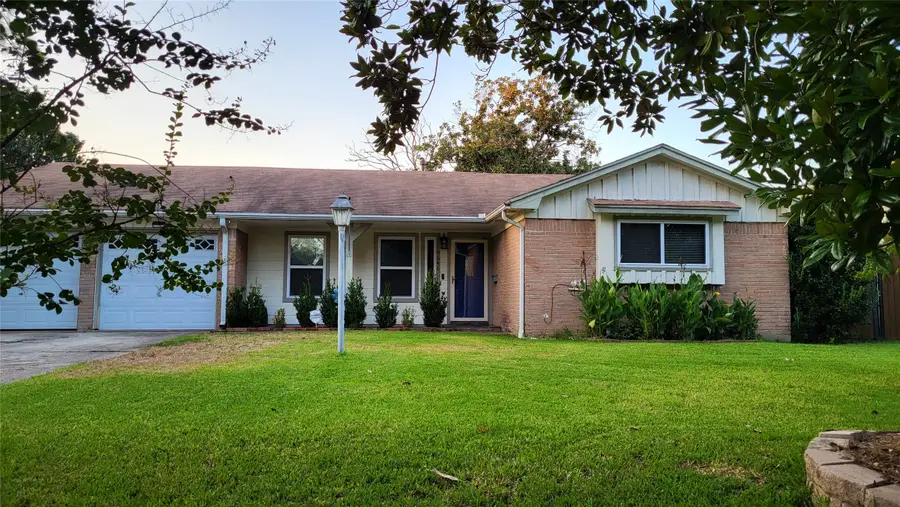 9646 Meadowland Drive, Houston, TX 77063 - Image #2