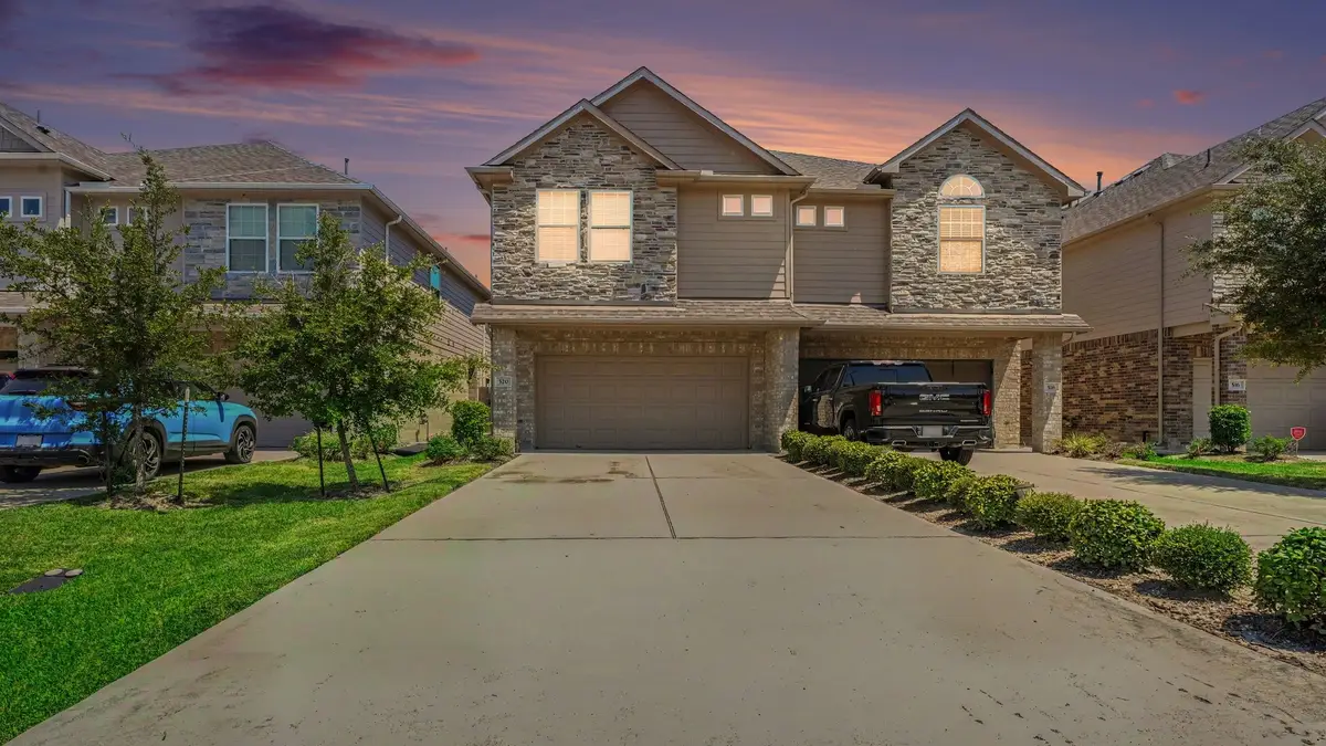 520 N 6th Street, La Porte, TX 77571 - #1