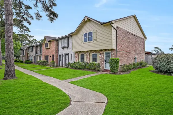 3954 Laura Leigh Drive, Friendswood, TX 77546